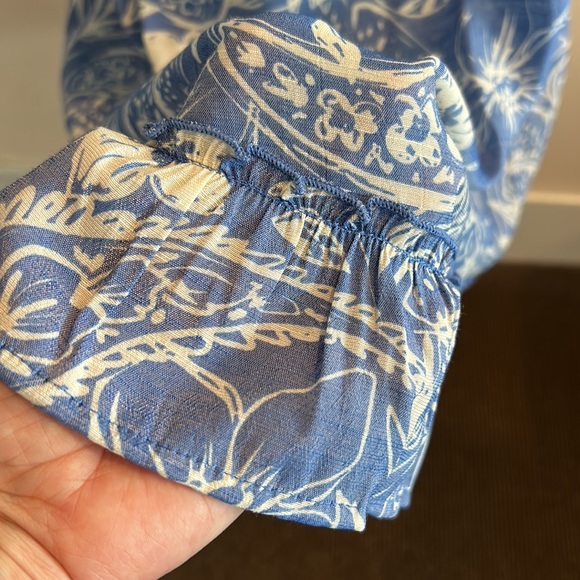 Sleeveless blue and white blouse by Ninety clothing co. - Picture 5 of 6